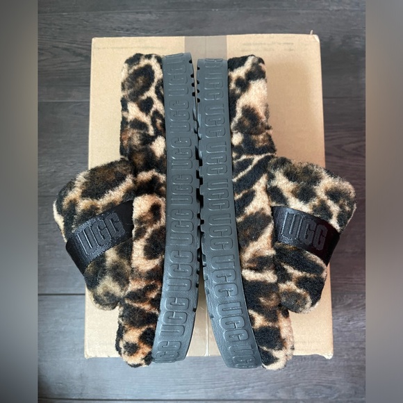 Ugg Fluffita Sandal - Picture 6 of 7